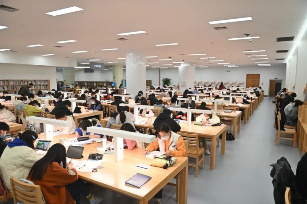 厦门深夜图书馆来了全年无休就在