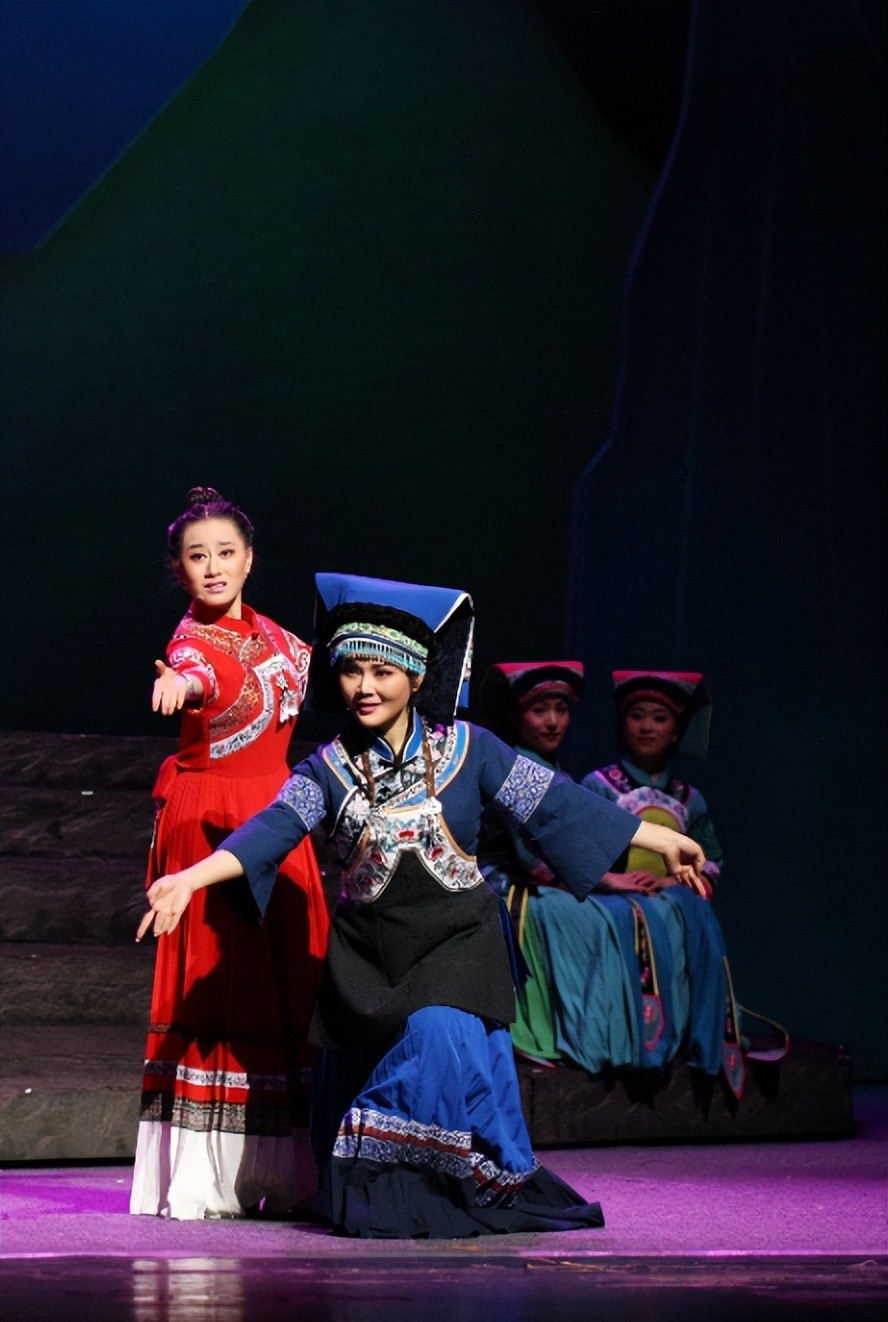 悦耳动人《腊梅迎香》在保留黔剧特色的同时融入现代音乐以及布依族