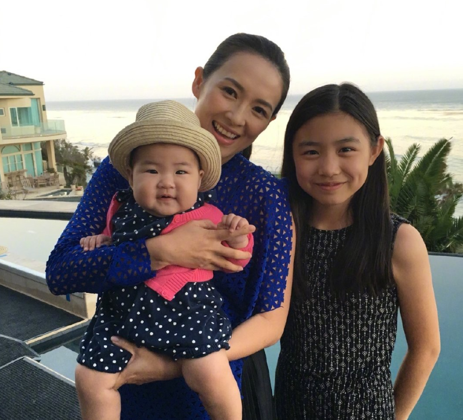 汪峰10岁二女儿罕见曝光4段感情收获4个孩子17岁大女儿颜值高