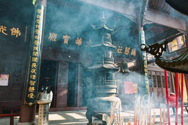 南山上这座寺院竟是重庆现存最古老的寺院香火旺盛年代不详