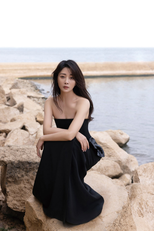 殷桃对角色尽力追求复杂性丨2022魅力人物