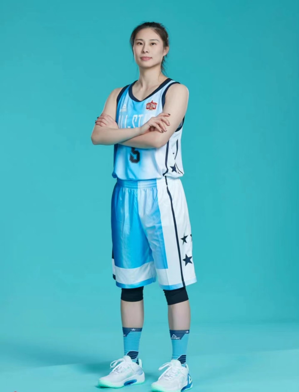 篮球运动员王思雨图片
