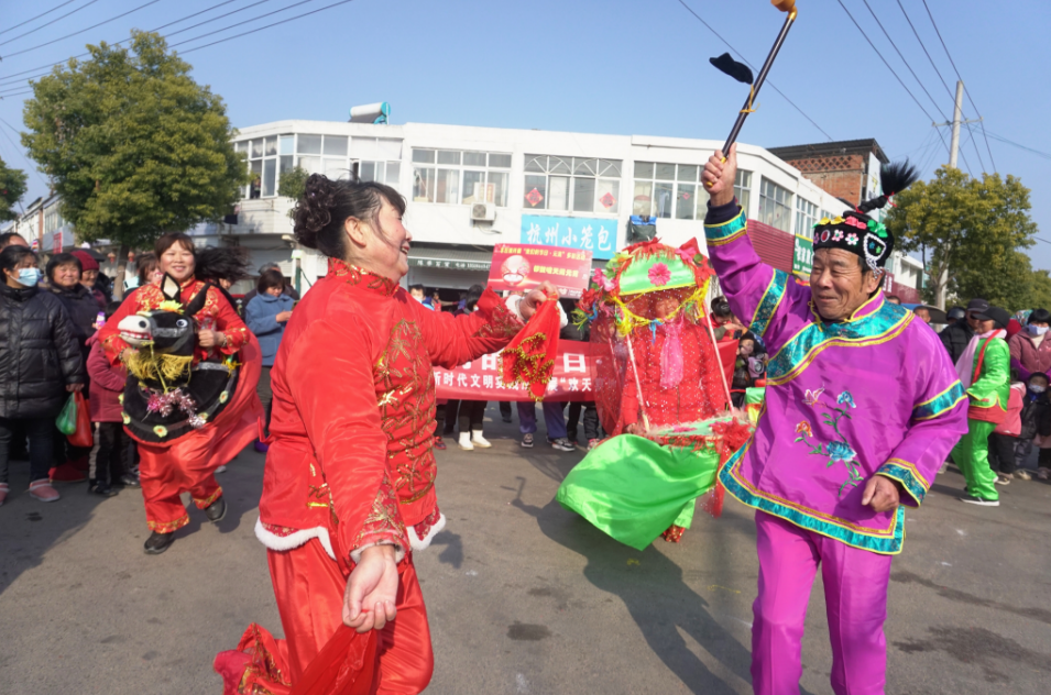 寿县丰庄镇薛湖街道十字街开展我们的节日元宵多彩活动