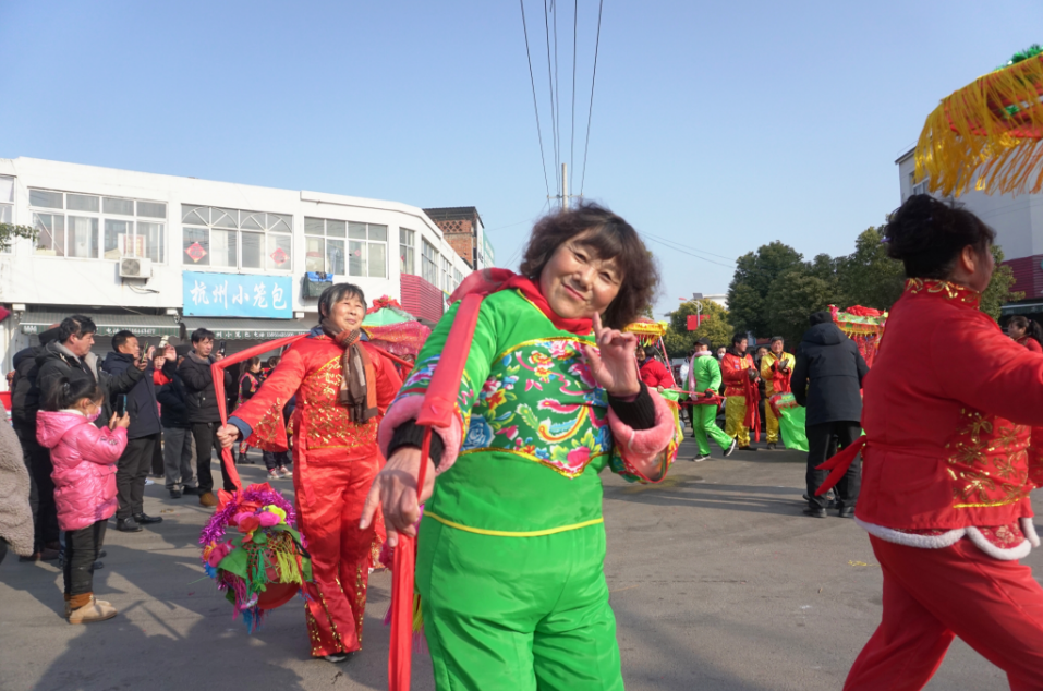 寿县丰庄镇薛湖街道十字街开展"我们的节日·元宵"多彩活动_腾讯新闻