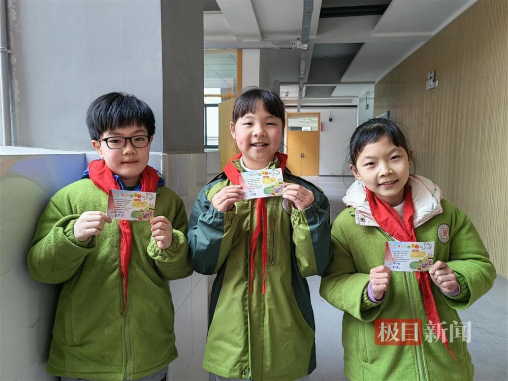 "2月6日,武汉市硚口区崇仁燕园小学(原东方红cbd小学)的师生们,在期待