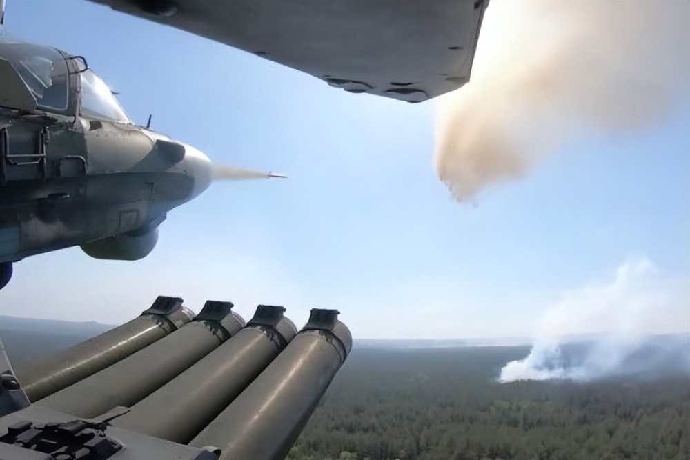 无人机挂载100公斤高爆弹低空突袭俄罗斯，飞到莫斯科旁凌空爆炸000671阳光城2023已更新(知乎/今日)