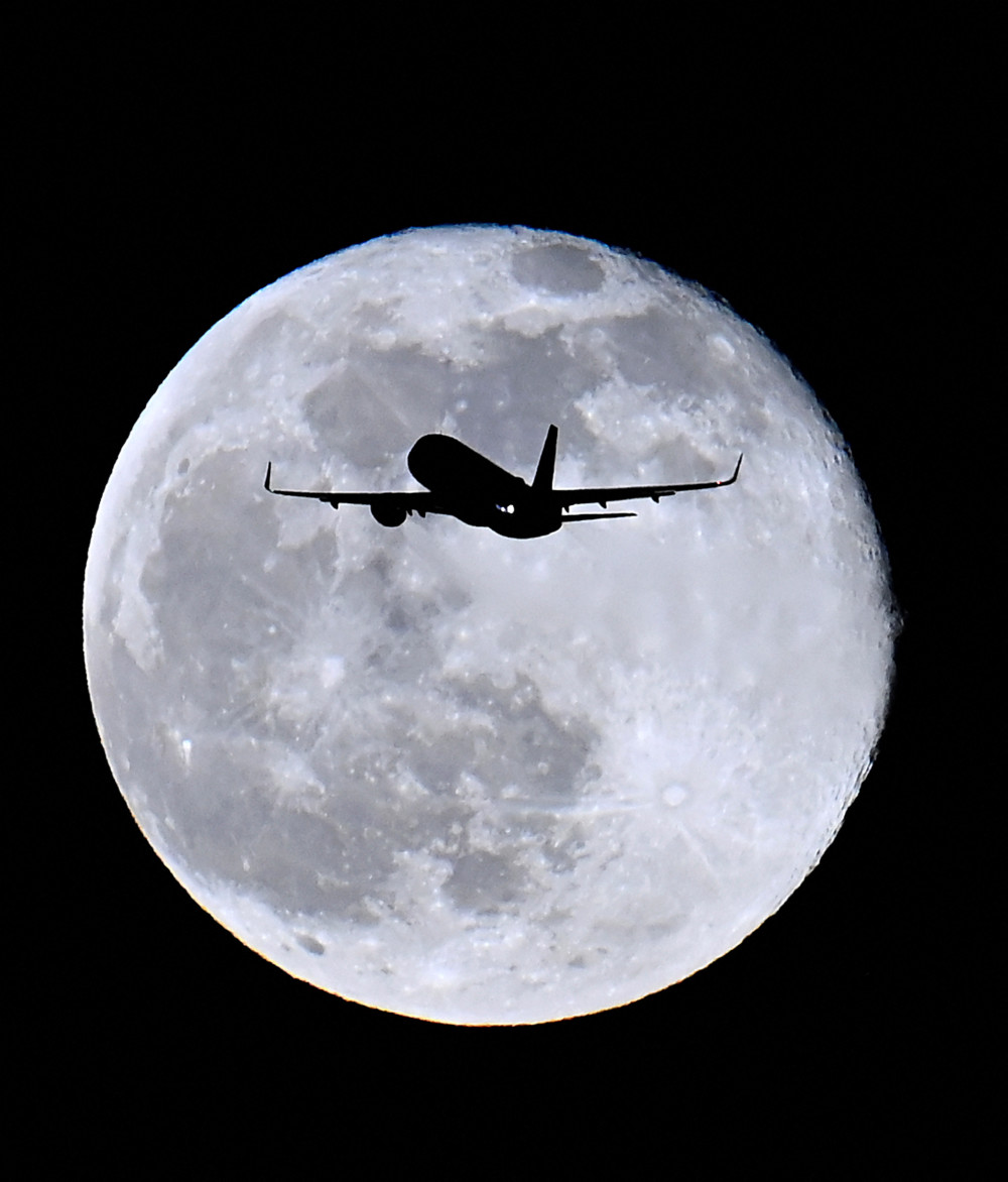 皓月当空_腾讯新闻