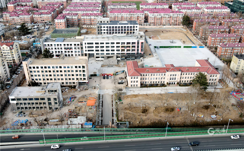 韓星攝返回校園,青島十七中的學生髮現,校園有了大變化.