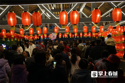 3万多人"凑热闹" 寻甸县塘子街道落灯节又美又飒_腾讯新闻