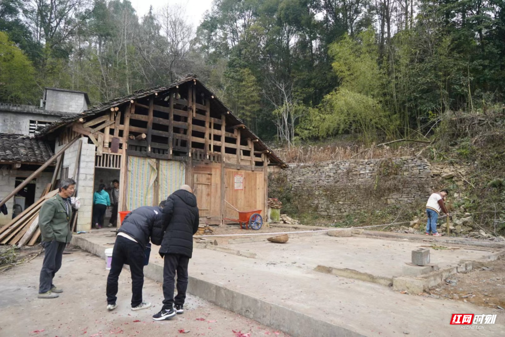 桑植县陈家河镇坚持农村建房六到场严控违建保障安全