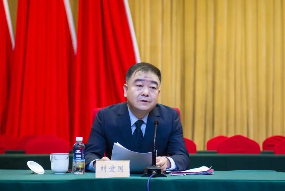 作"充分发挥科普作用,夯实创新发展基础",何志强委员作"后疫情时代