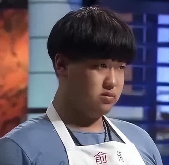 曹可凡吃"九转大肠"吃出表情包!让他失态的小胖厨师现在何方?