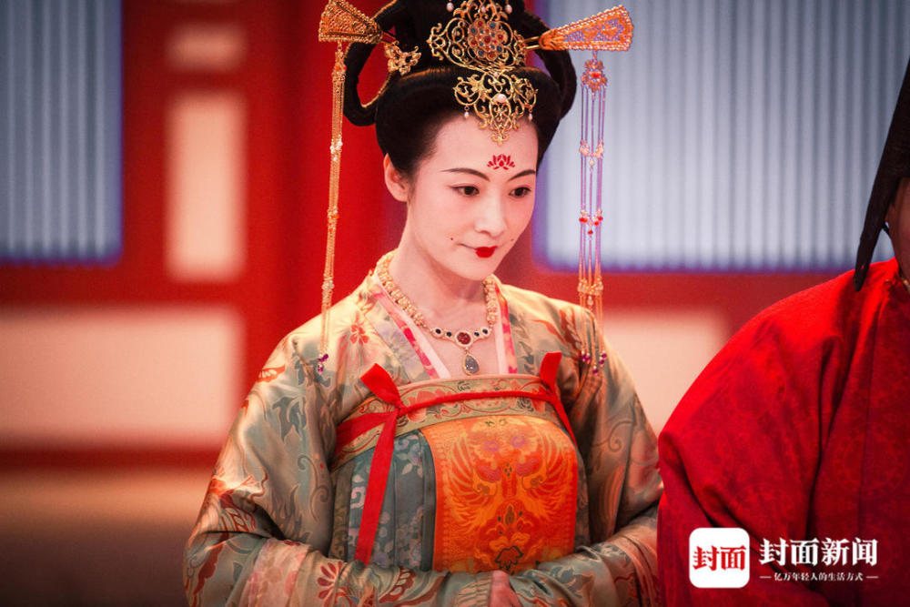 本色电视剧曲栅栅剧照图片_电视剧《本色》演员表_本色电视剧剧情简介