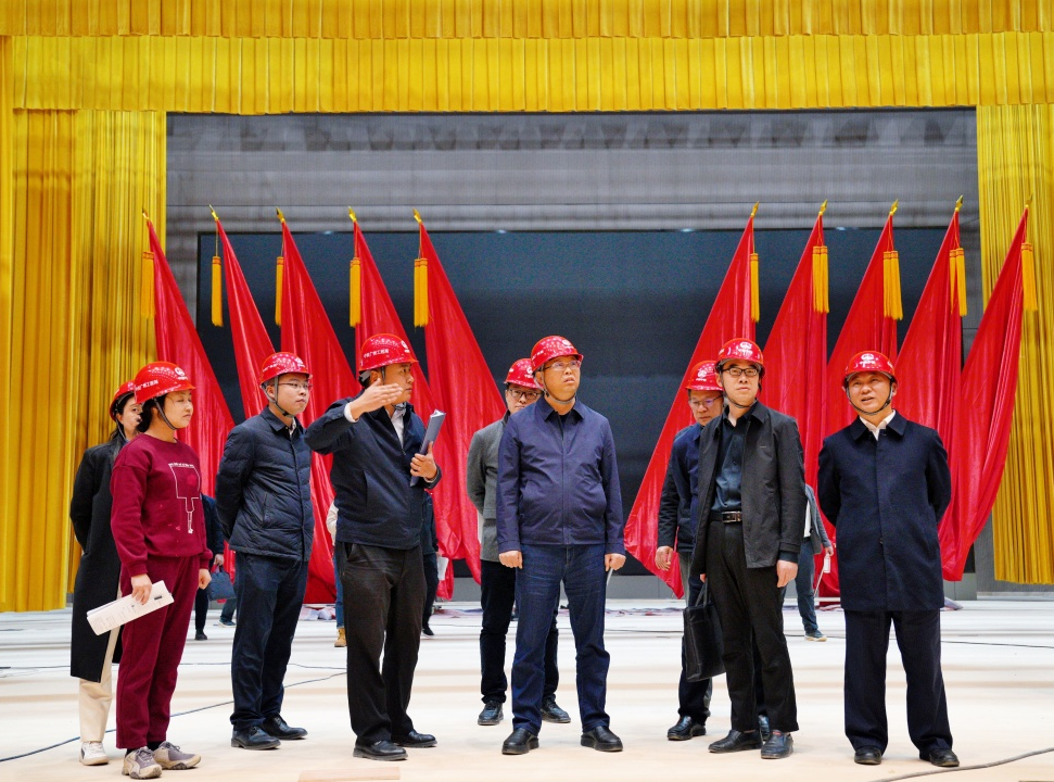 尹旭东全力以赴确保呈贡区两会顺利圆满召开