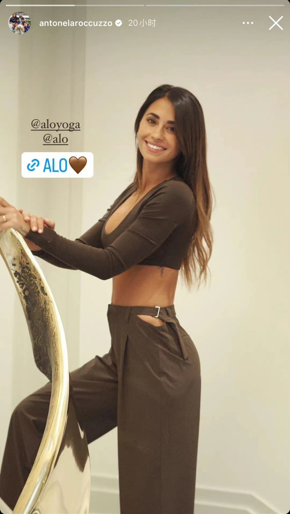 梅西妻子安东内拉晒自拍:34岁的球王夫人,温柔贤惠美丽_腾讯新闻