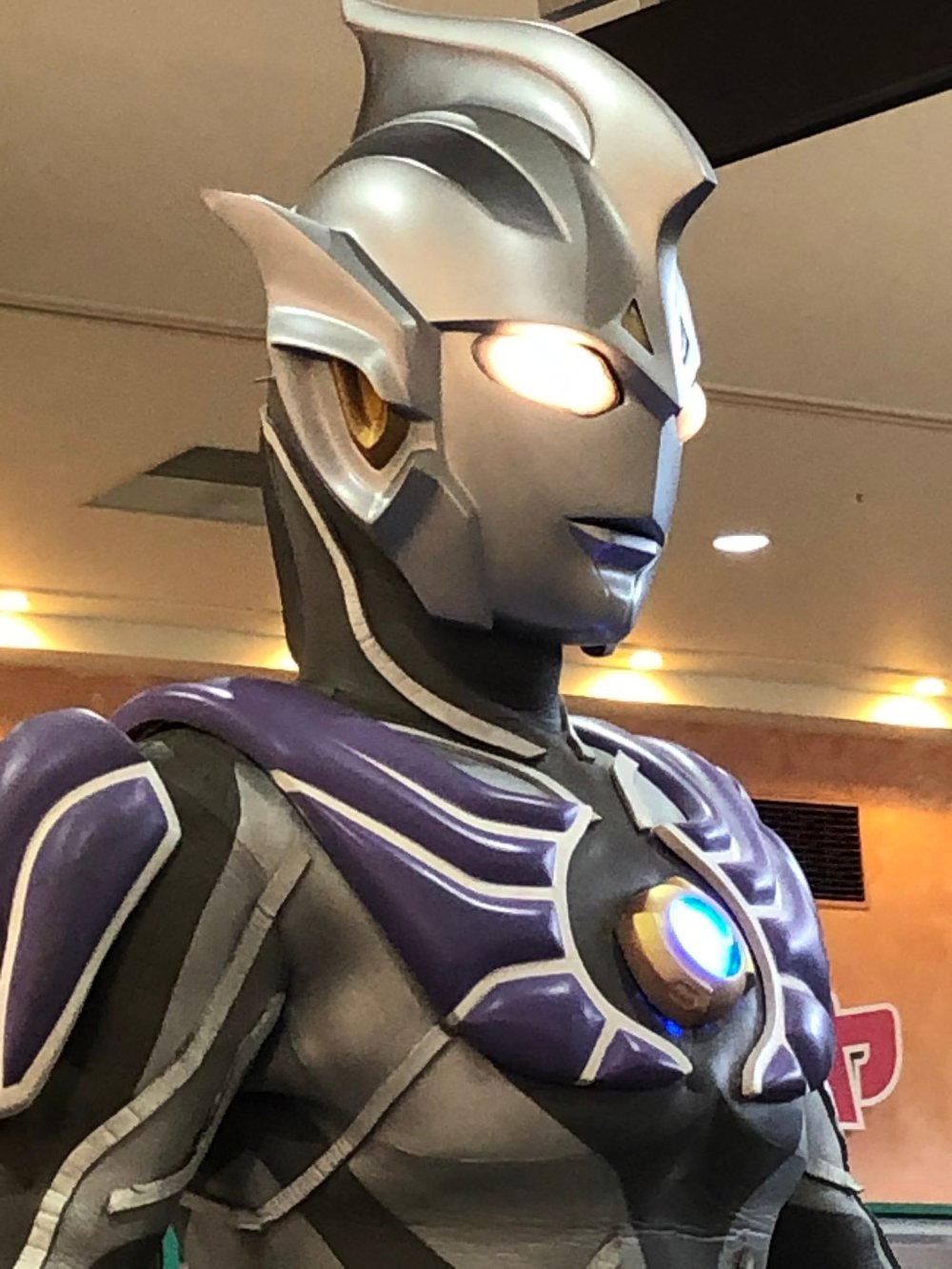 雷杰多奥特曼线下皮套实物颜值略吃角度皮套演员的腰过于完美