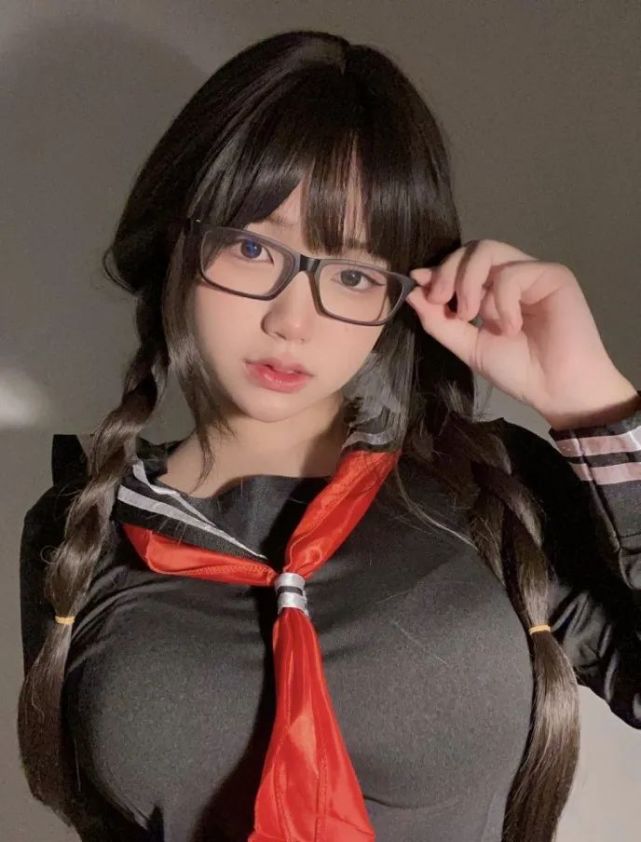 上半身就足够的身材颜值可爱的泰国游戏宅女