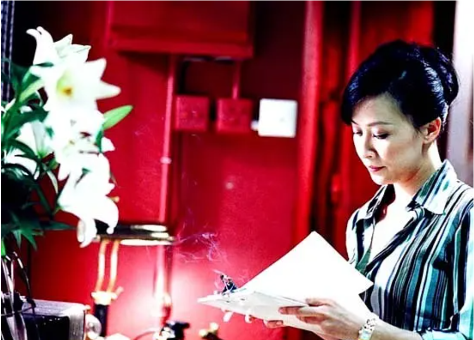 刘嘉玲在影片中扮演黑道大哥韩琛的老婆marry.