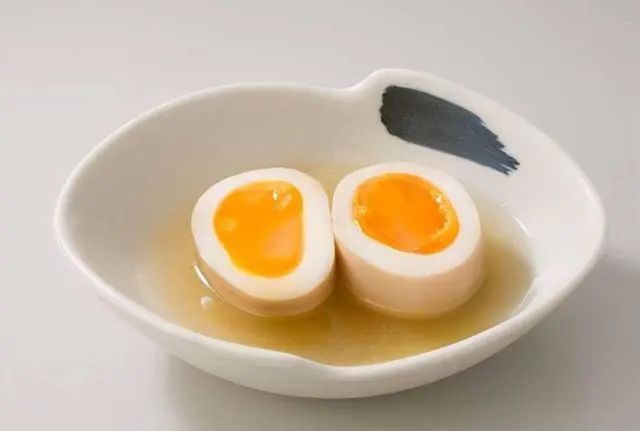 每天吃一个鸡蛋，是养生，还是损坏心血管？