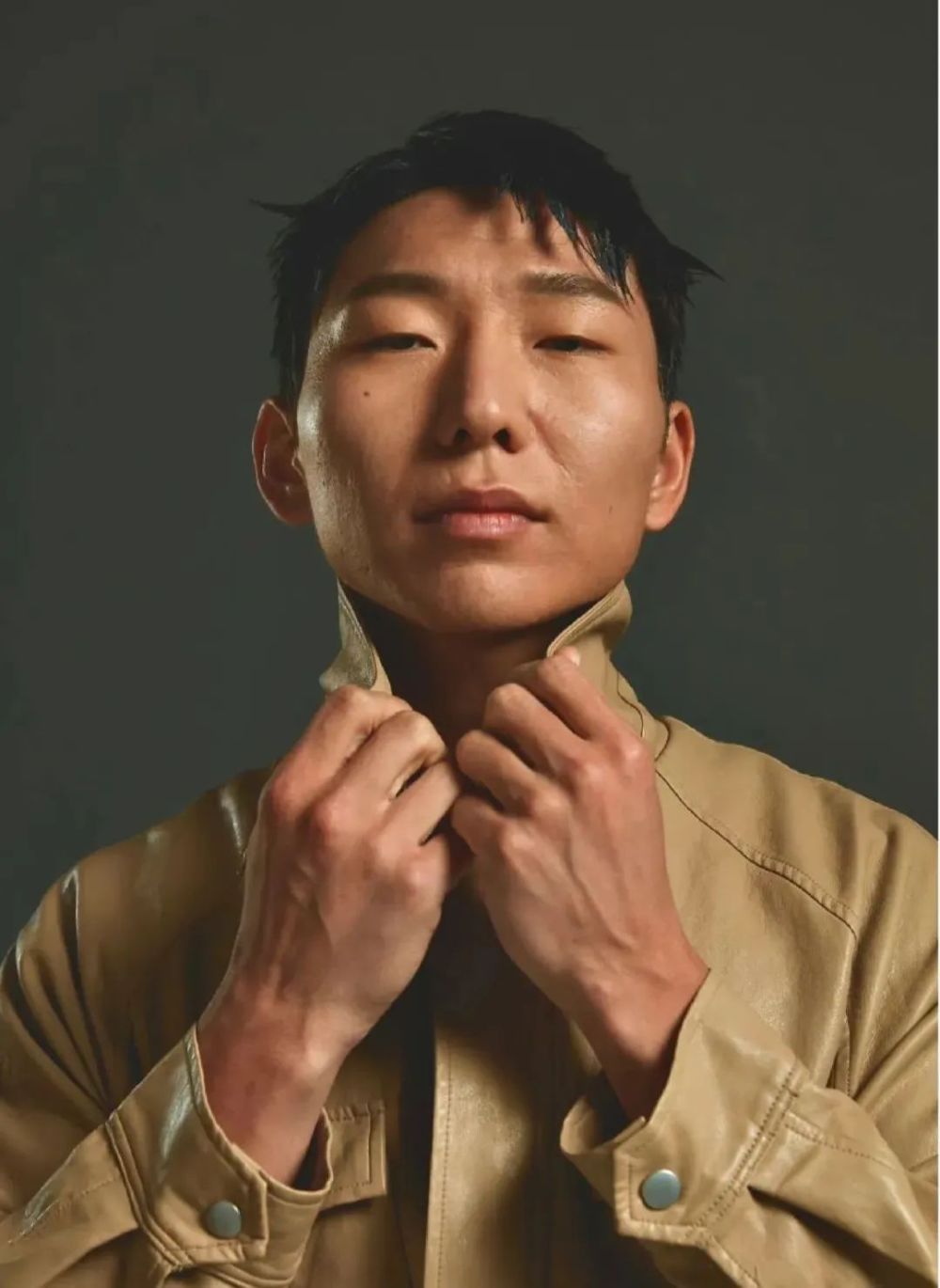 狂飙出圈的男演员阿如那来自内蒙古