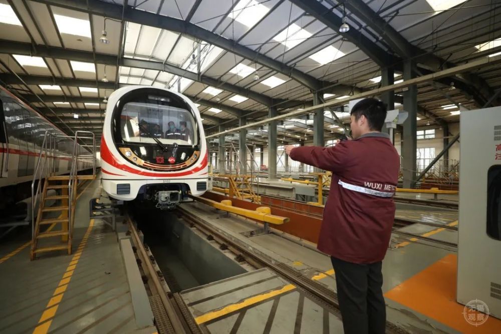 已进入无锡地铁西漳车辆段锡澄s1线首列车记者从地铁集团获悉