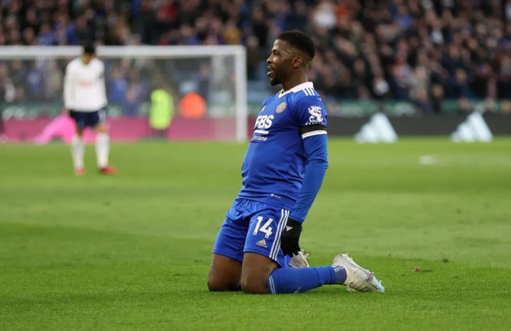 第23分钟,南帕利斯·门迪禁区右侧爆射破门,1-1!