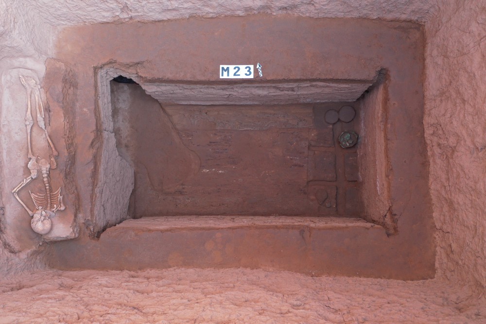 陶渠遗址发现两周时期8座"甲"字形大墓,系"京"国所在地