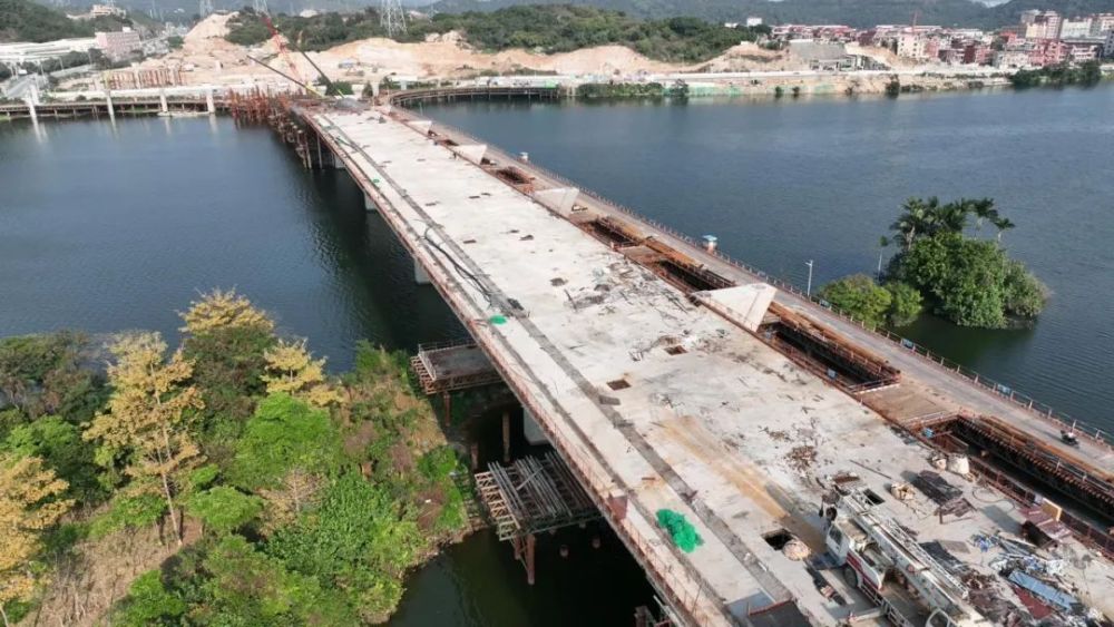 武荣大桥预计年底全面建成通车