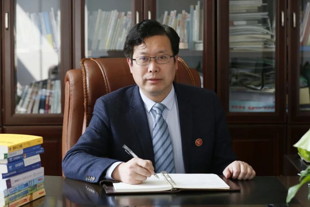 实干筑梦劳模工匠说办人民满意的教育林春辉