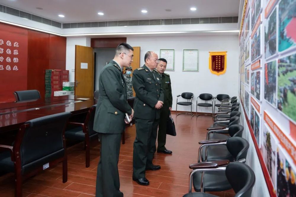 中山军分区大校,司令员李云涛到东区街道走访调研_腾讯新闻