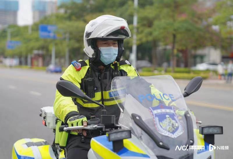 东莞厚街铁骑装备"上新",喊话声扩大几倍,可快速处置警情_腾讯新闻