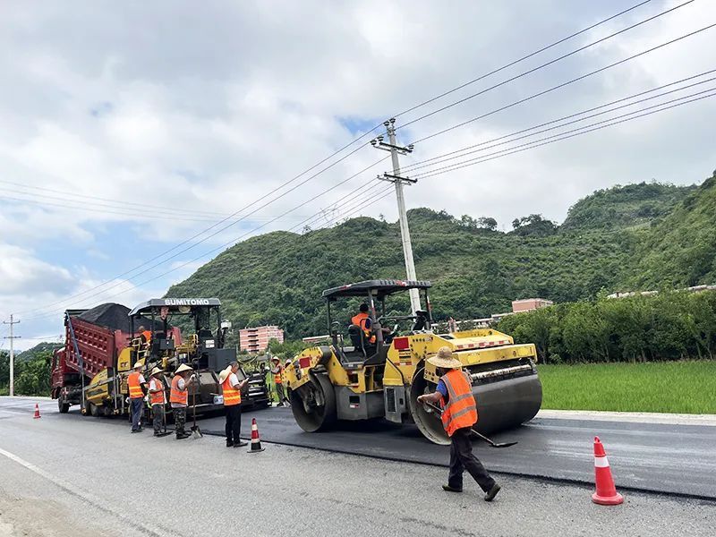 鎮寧四好農村路助力鄉村振興