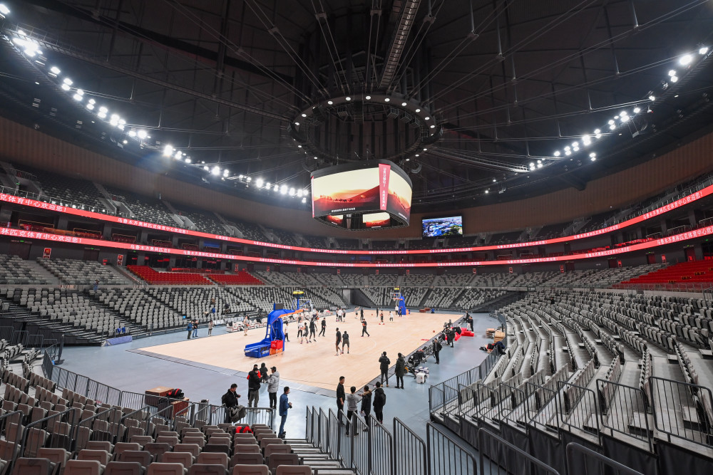 (体育)篮球——新疆男篮启用新主场