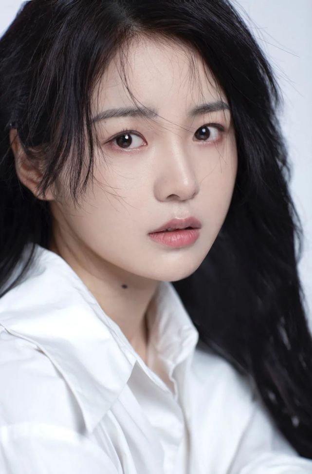 孙雅丽|优雅摩登大片上线,尽显随性优雅