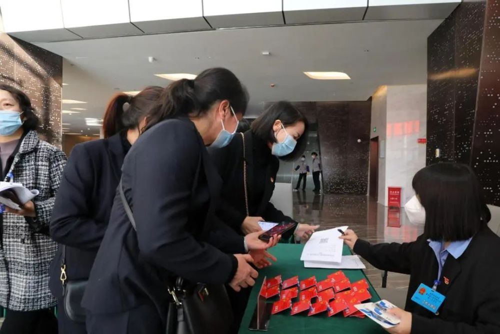 两会新看点把一年的期许交给春天交给呈贡两会