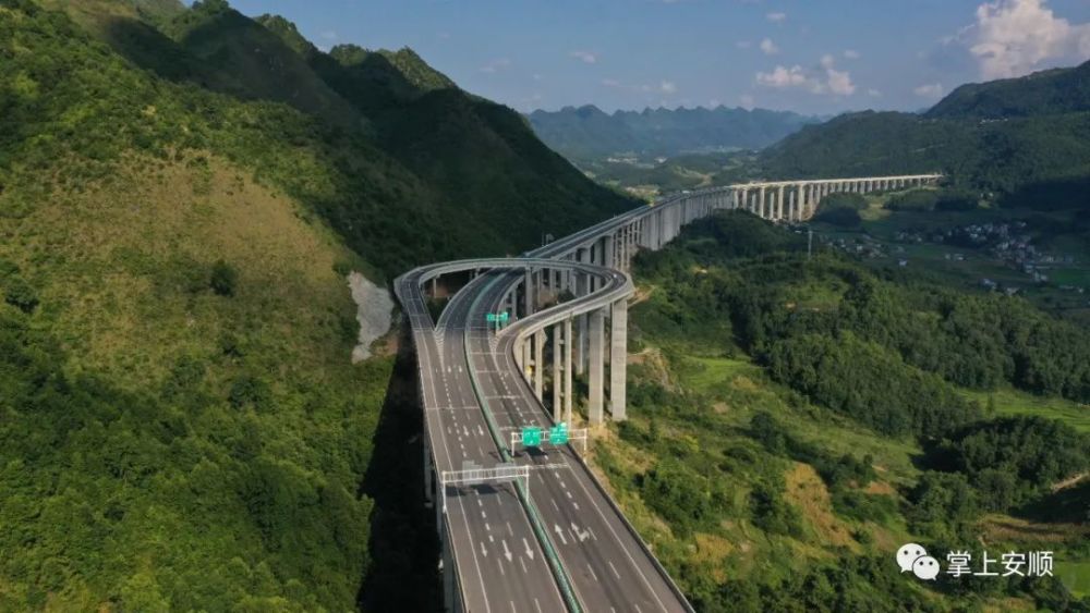 网红桥 致富之桥 振兴之桥——记紫望高速火花特大桥