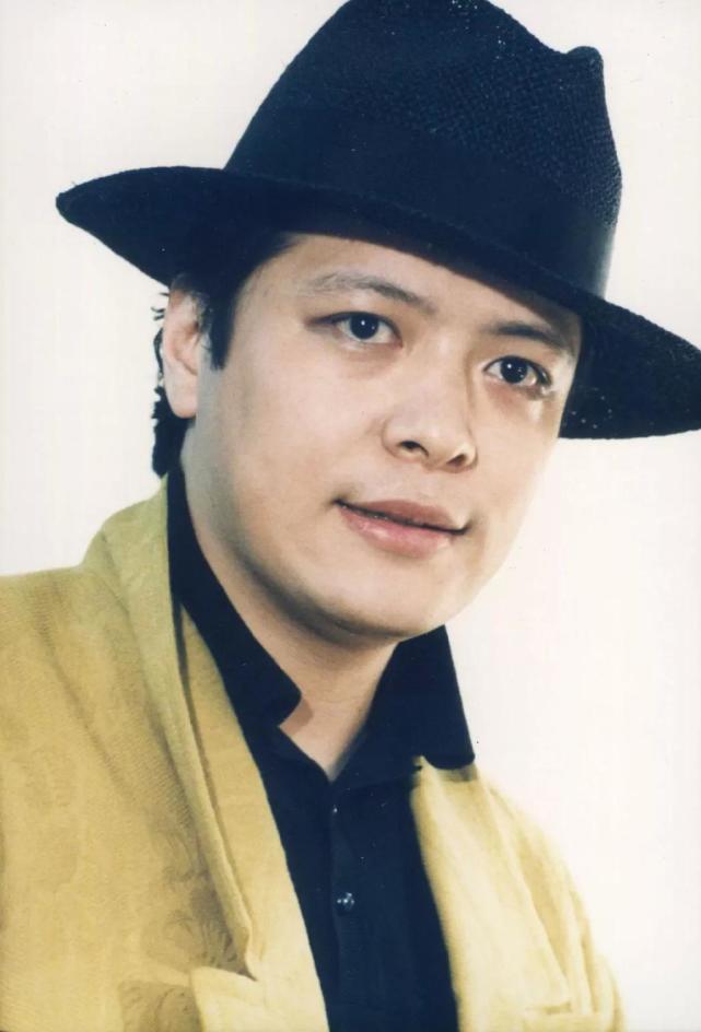 传奇歌手刘文正去世,曾唱红《外婆的澎湖湾》《兰花草》_腾讯新闻