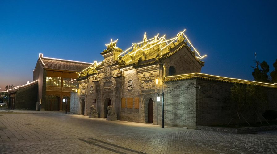 长官杂技小镇拥有400多年历史的山陕会馆,近100年历史的张蕴华烈士