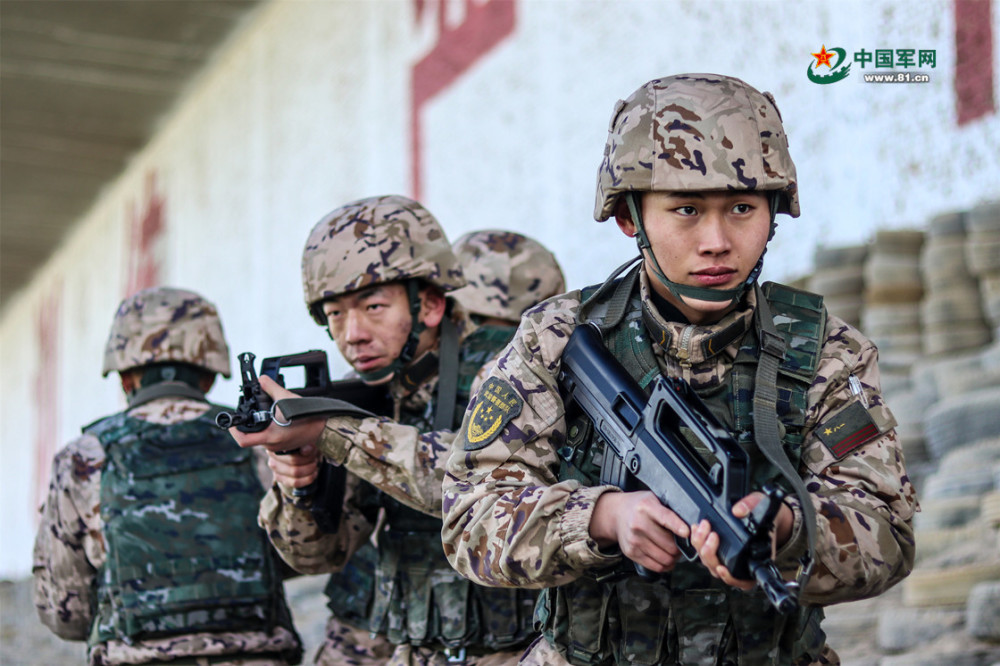 武警天津总队机动支队持续抓好新兵专业训练