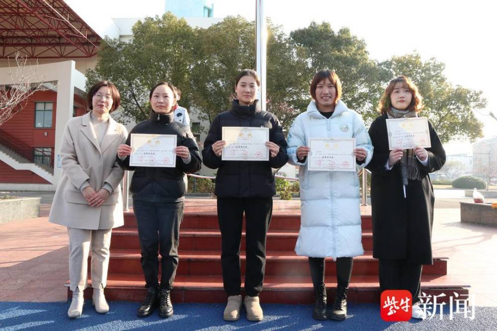 不忘过去才能迎接更好的未来昆山市玉峰实验学校举办致敬大白主题系列