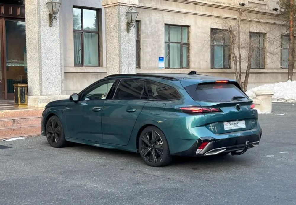 国产必买法系高颜值旅行车标致308sw现身国内