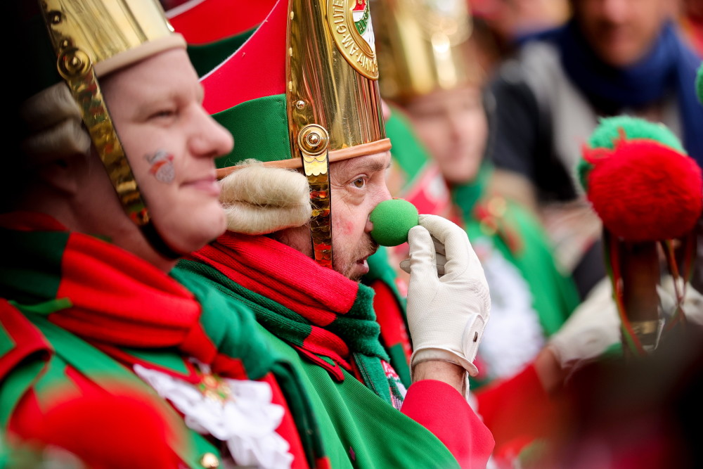 (外代二线)德国科隆狂欢节开启街头狂欢