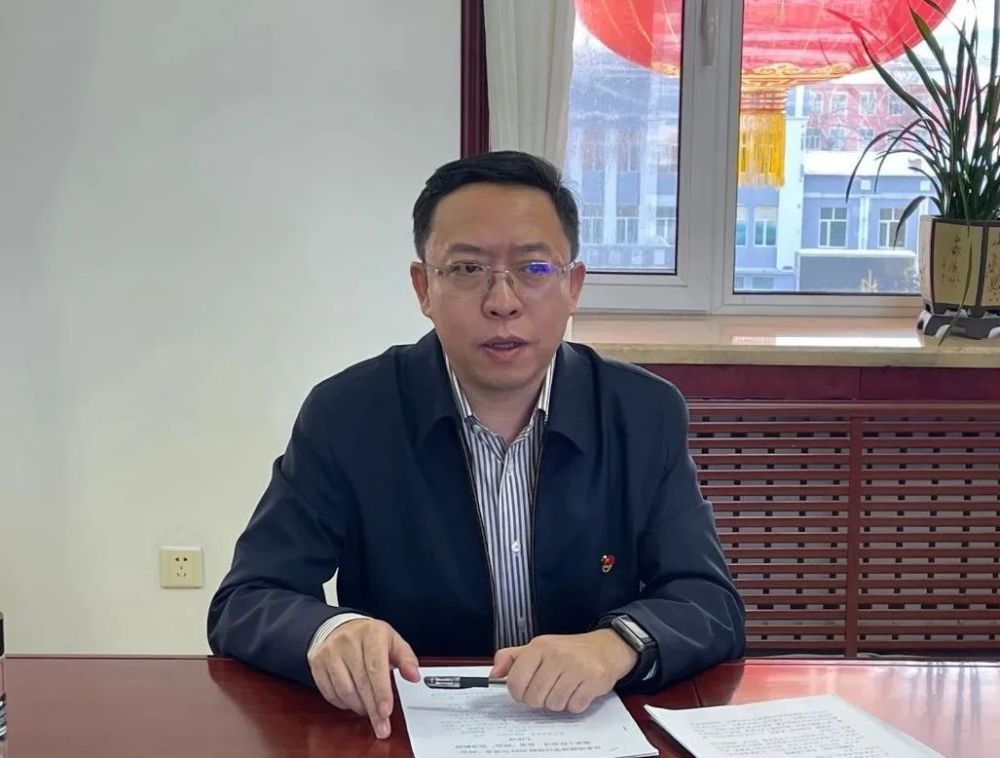 县委常委,统战部部长付洋出席会议并讲话,统战部全体成员参加会议.