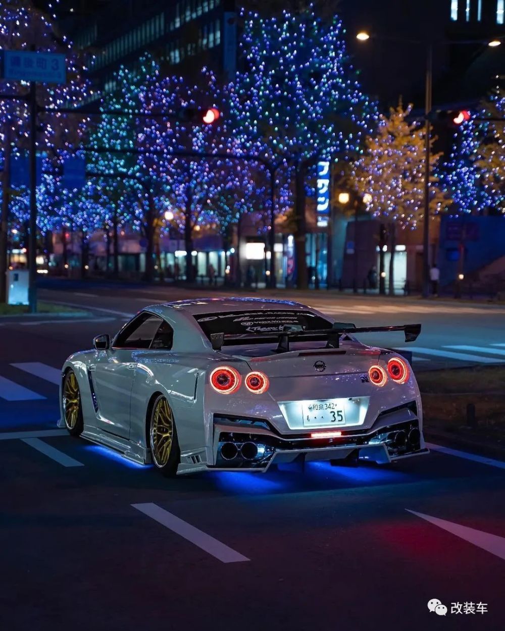 暗金立体阴影拉花日产gtrr35工序多到喷漆师傅喊着要回家