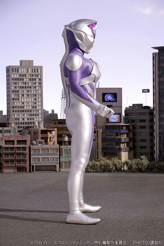 蒂纳斯奥特曼官方皮套赏析 新的女性奥特曼 令郎胸肌为何如此浮夸