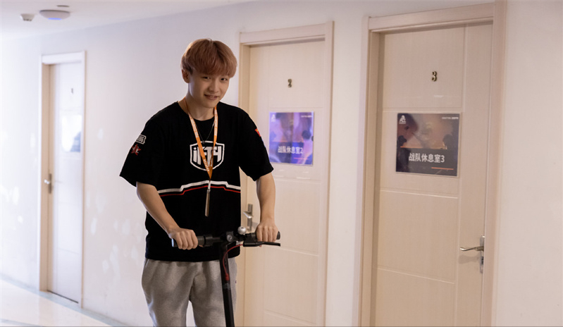 就注定了ifty要解散只是时间的问题,在后续的两年中maps,小熊,薄凉,毒