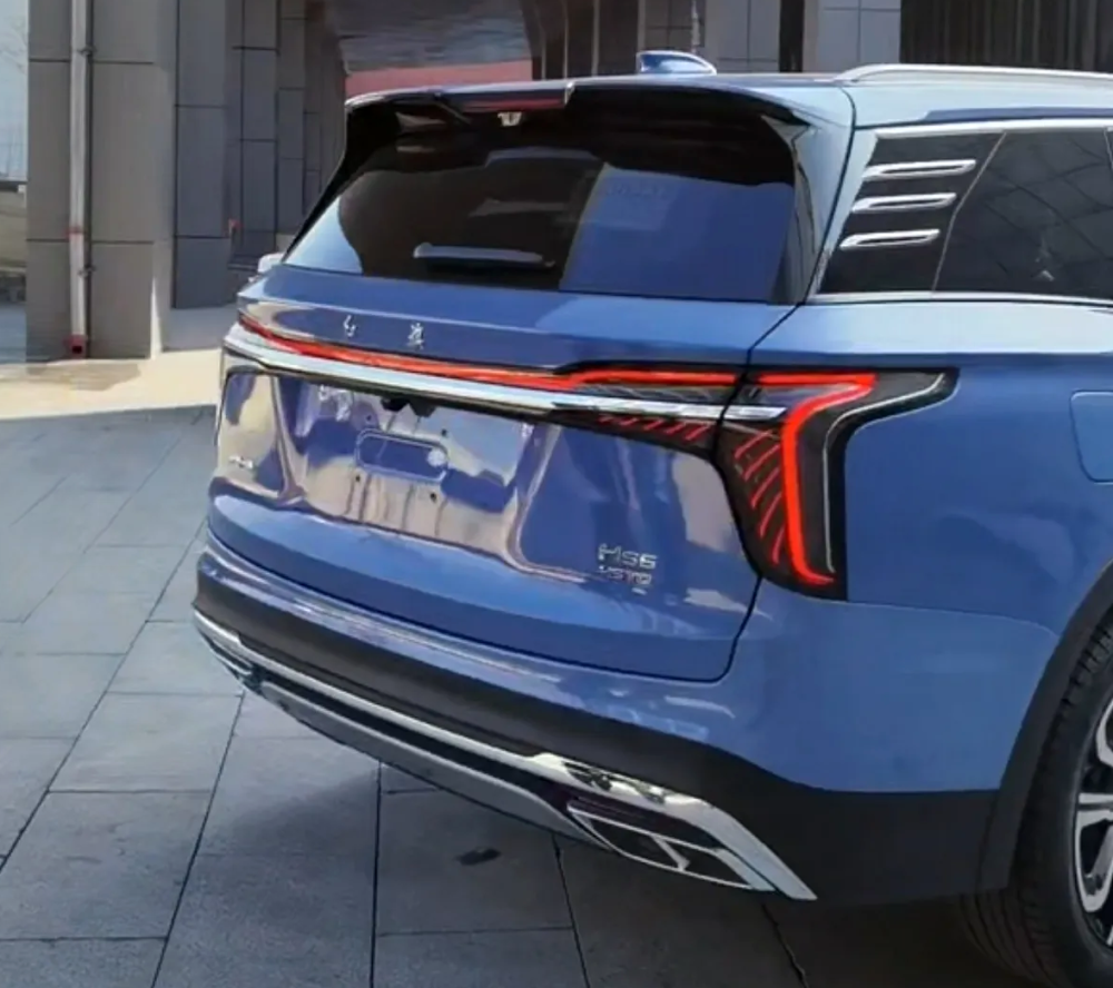 全新红旗hs6实车曝光外观很霸气车长4995mm搭载20t动力