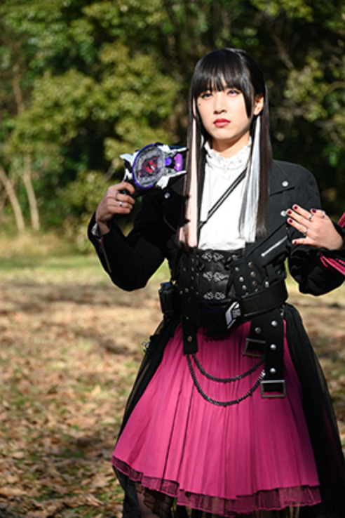 贝洛芭变身假面骑士红牛破坏力比肩核弹轻松毁灭邪魔徒花园