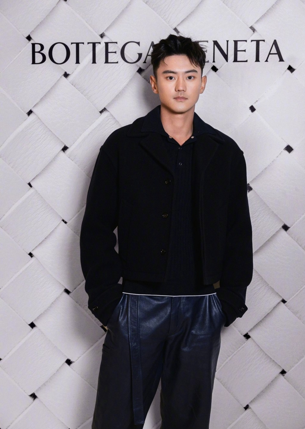 30岁宁泽涛最新写真出炉包子还是那么帅身材还是那么好