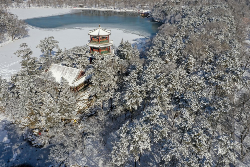 承德避暑山庄雪景图片